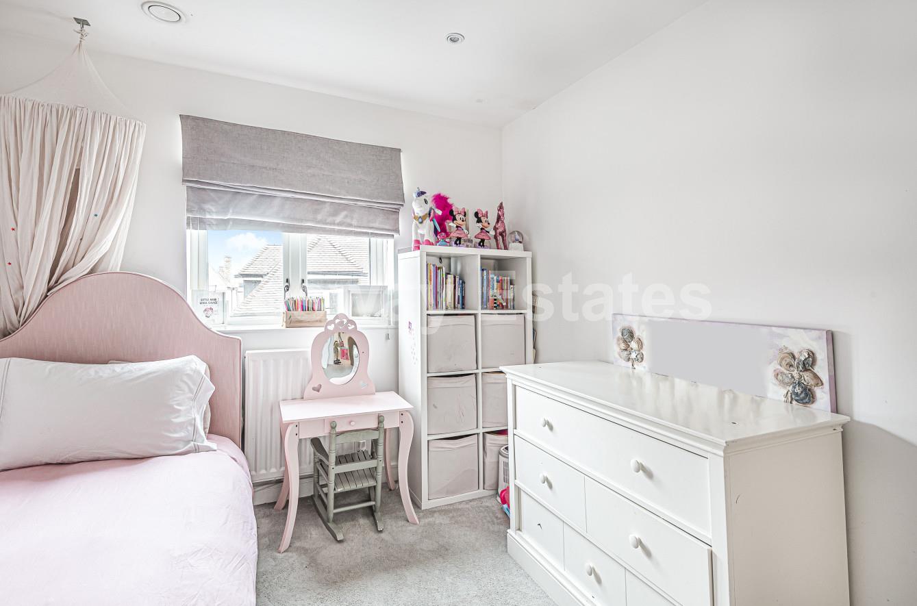 1 Guardhouse Way, Mill Hill